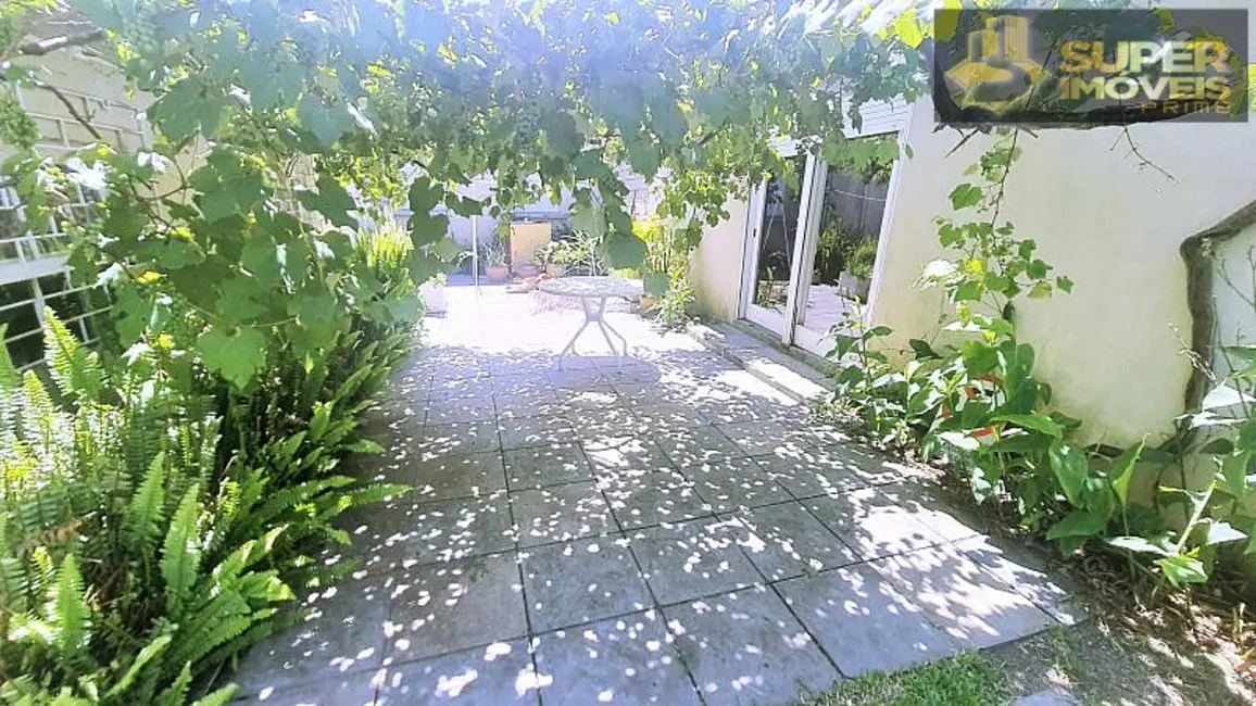 Casa com 3 quartos à venda, 315m2 em Centro, Pelotas - RS - imagem 5 Foto 5 de Casa com 3 quartos à venda, 315m2 em Centro, Pelotas - RS