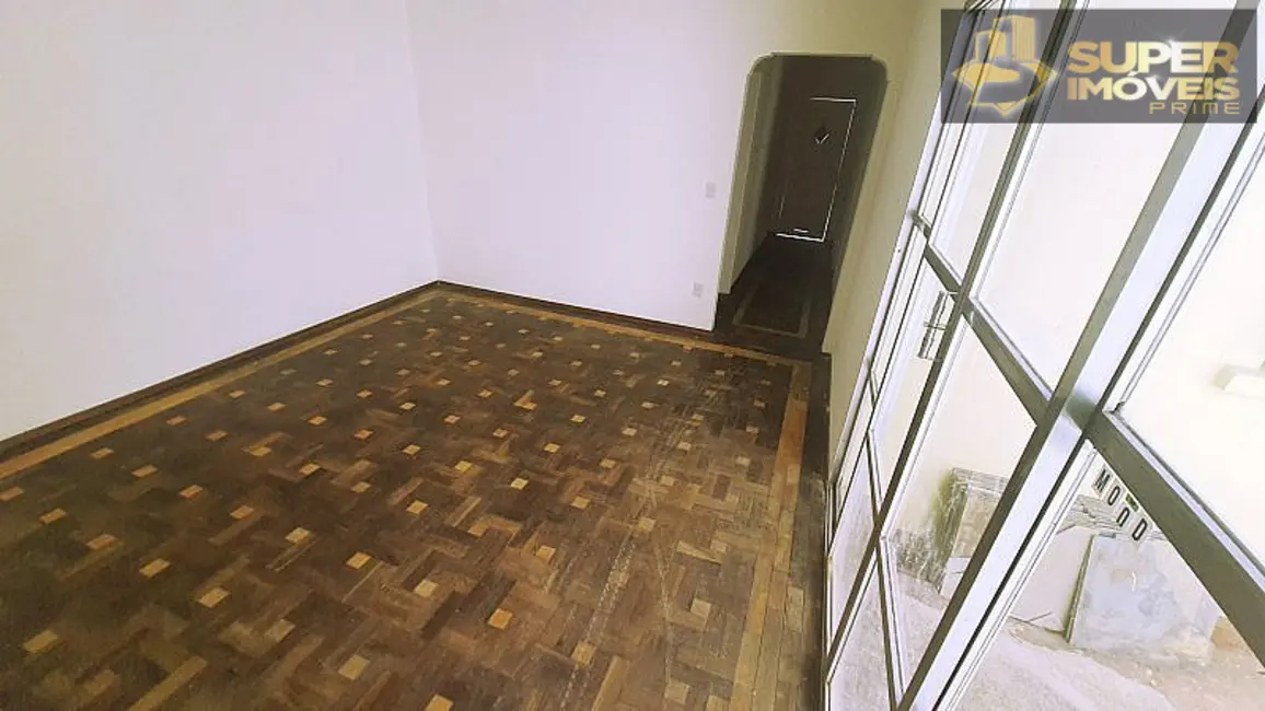 Casa com 3 quartos à venda, 315m2 em Centro, Pelotas - RS - imagem 7 Foto 7 de Casa com 3 quartos à venda, 315m2 em Centro, Pelotas - RS