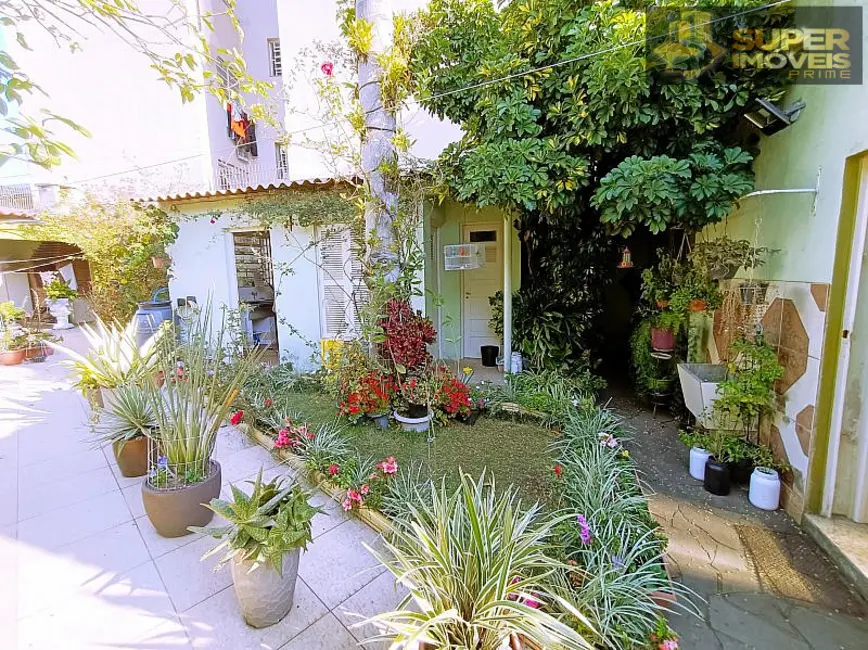 Casa com 4 quartos à venda, 344m2 em Centro, Pelotas - RS - imagem 6 Foto 6 de Casa com 4 quartos à venda, 344m2 em Centro, Pelotas - RS