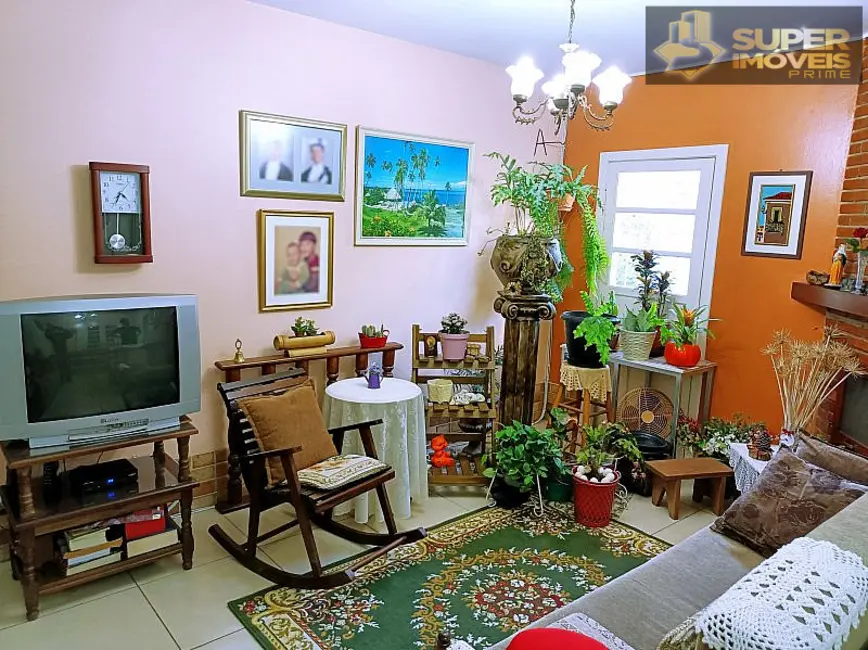 Casa com 4 quartos à venda, 344m2 em Centro, Pelotas - RS - imagem 3 Foto 3 de Casa com 4 quartos à venda, 344m2 em Centro, Pelotas - RS