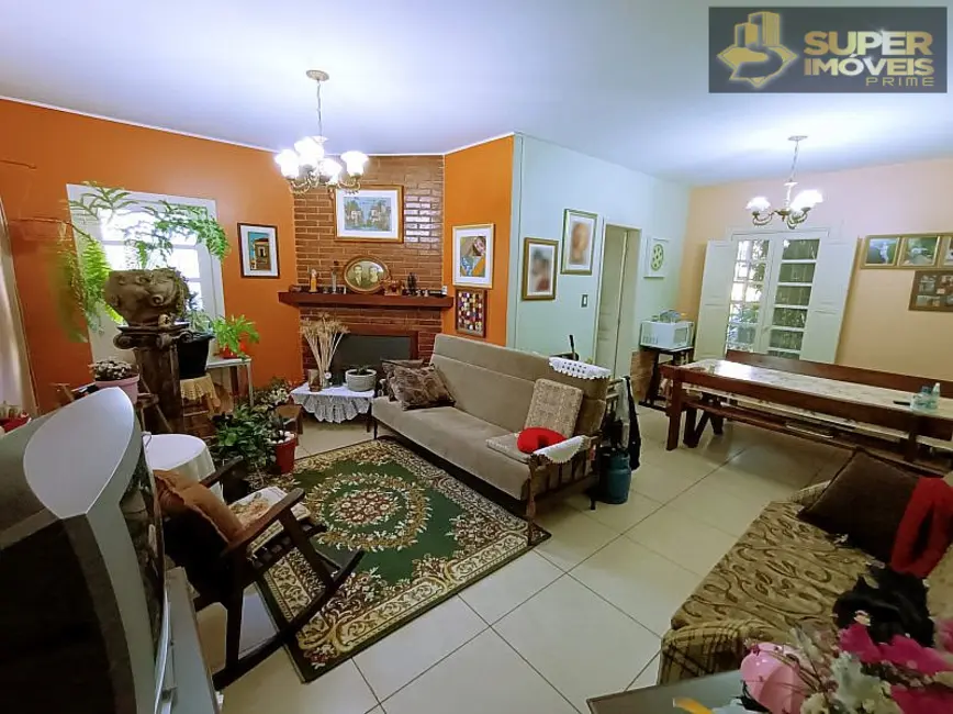 Casa com 4 quartos à venda, 344m2 em Centro, Pelotas - RS - imagem 1 Foto 1 de Casa com 4 quartos à venda, 344m2 em Centro, Pelotas - RS