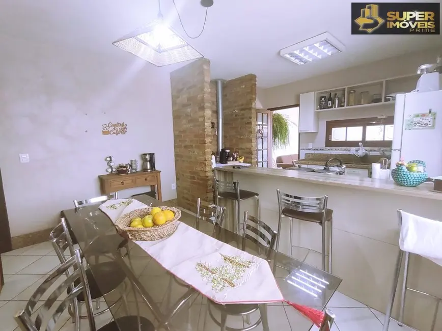 Foto 9 de Casa com 5 quartos à venda, 256m2 em Três Vendas, Pelotas - RS