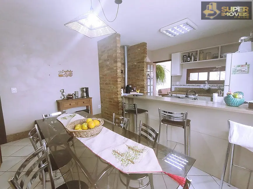 Foto 9 de Casa com 5 quartos à venda, 256m2 em Três Vendas, Pelotas - RS