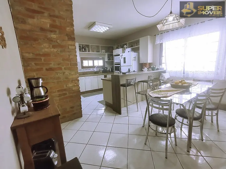 Foto 7 de Casa com 5 quartos à venda, 256m2 em Três Vendas, Pelotas - RS