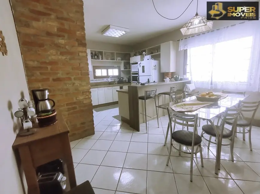 Foto 7 de Casa com 5 quartos à venda, 256m2 em Três Vendas, Pelotas - RS