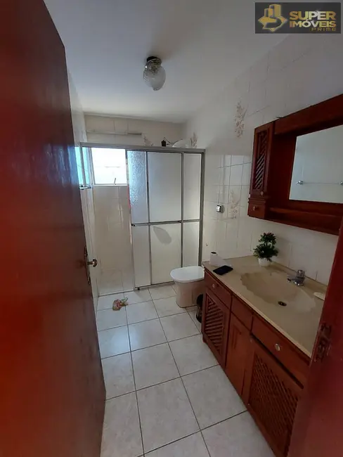Casa com 5 quartos à venda, 300m2 em Fragata, Pelotas - RS - imagem 9 Foto 9 de Casa com 5 quartos à venda, 300m2 em Fragata, Pelotas - RS