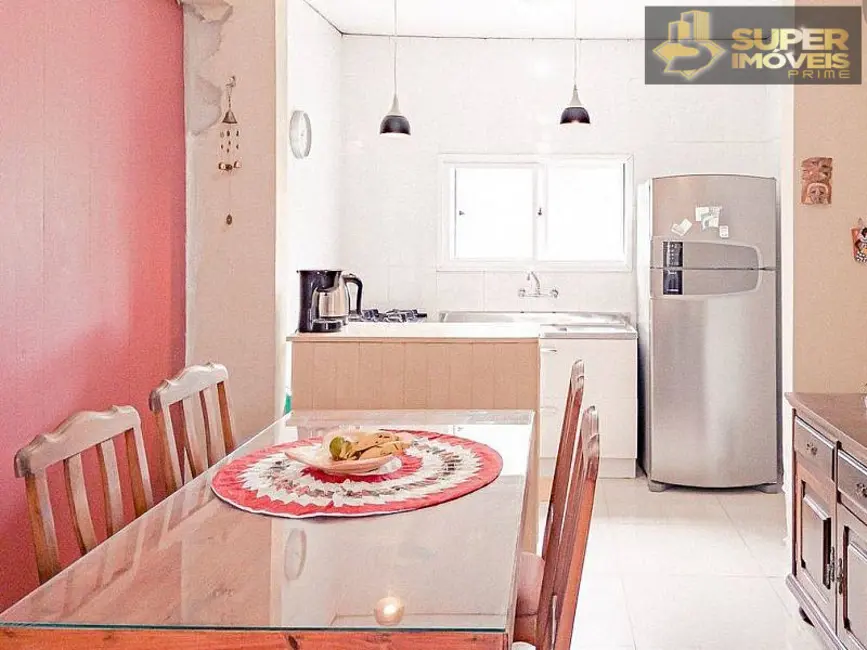 Casa com 3 quartos à venda, 450m2 em Laranjal, Pelotas - RS - imagem 4 Foto 4 de Casa com 3 quartos à venda, 450m2 em Laranjal, Pelotas - RS