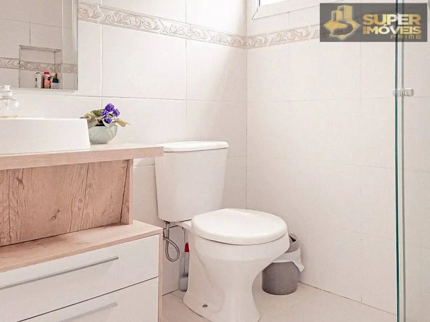 Casa com 3 quartos à venda, 450m2 em Laranjal, Pelotas - RS - imagem 8 Foto 8 de Casa com 3 quartos à venda, 450m2 em Laranjal, Pelotas - RS