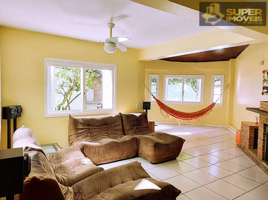 Casa com 4 quartos à venda, 335m2 em Areal, Pelotas - RS - imagem 2 Foto 2 de Casa com 4 quartos à venda, 335m2 em Areal, Pelotas - RS