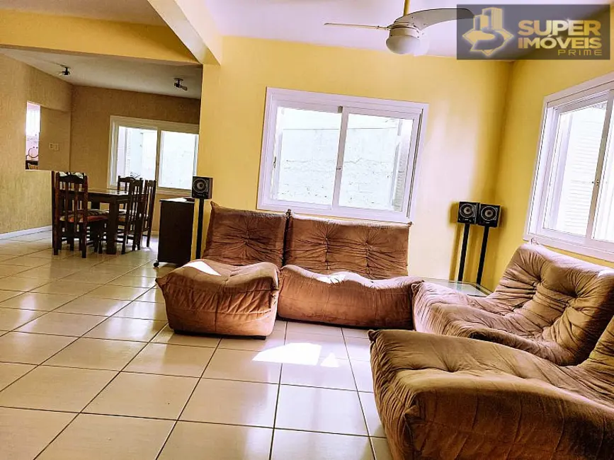 Casa com 4 quartos à venda, 335m2 em Areal, Pelotas - RS - imagem 3 Foto 3 de Casa com 4 quartos à venda, 335m2 em Areal, Pelotas - RS