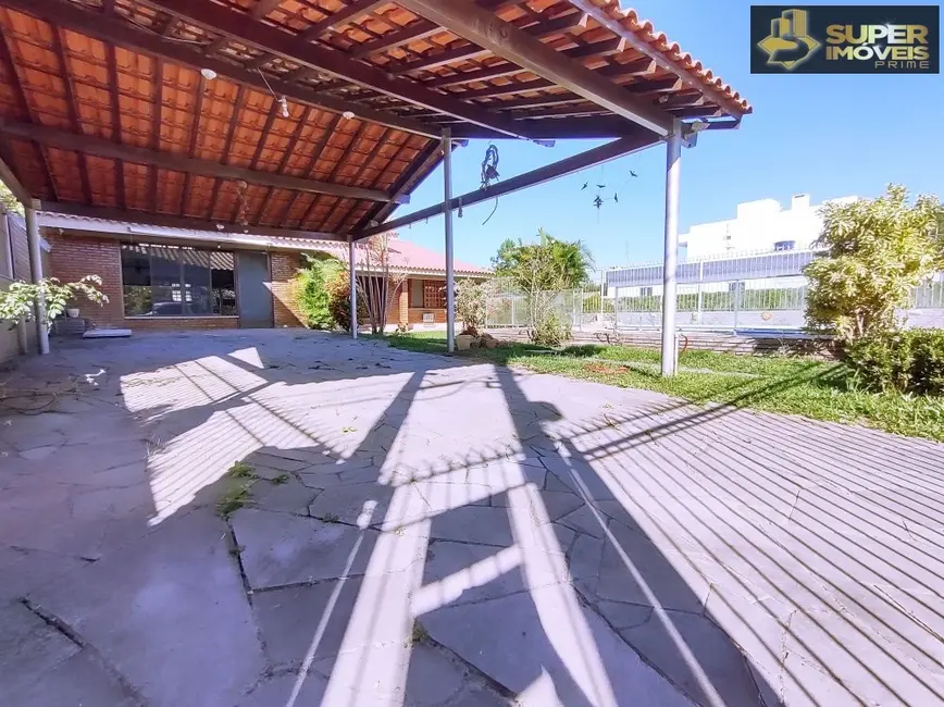 Foto 3 de Casa com 2 quartos à venda, 448m2 em Laranjal, Pelotas - RS
