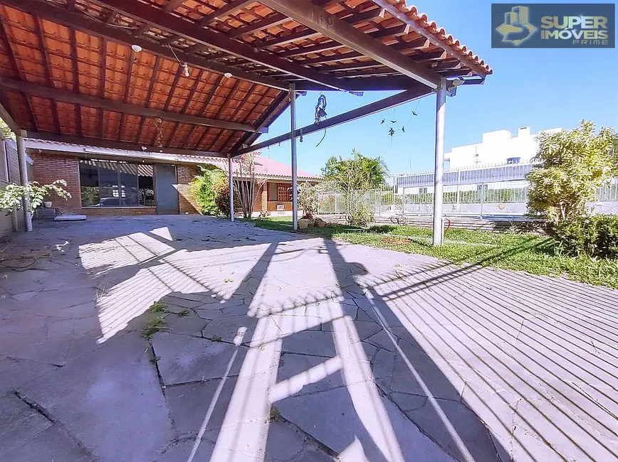 Foto 3 de Casa com 2 quartos à venda, 448m2 em Laranjal, Pelotas - RS