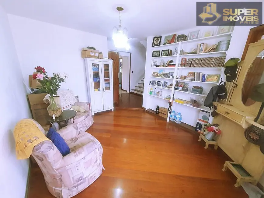 Casa com 3 quartos à venda, 360m2 em Centro, Pelotas - RS - imagem 6 Foto 6 de Casa com 3 quartos à venda, 360m2 em Centro, Pelotas - RS