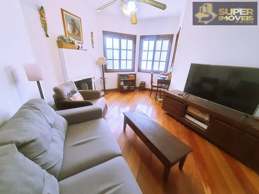Casa com 3 quartos à venda, 360m2 em Centro, Pelotas - RS - imagem 3 Foto 3 de Casa com 3 quartos à venda, 360m2 em Centro, Pelotas - RS
