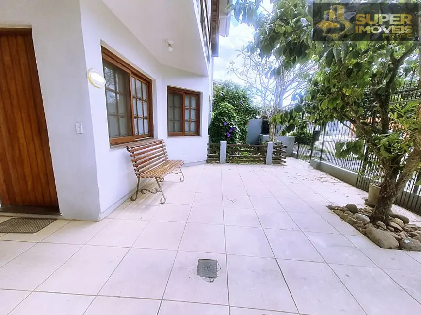 Casa com 3 quartos à venda, 360m2 em Centro, Pelotas - RS - imagem 1 Foto 1 de Casa com 3 quartos à venda, 360m2 em Centro, Pelotas - RS