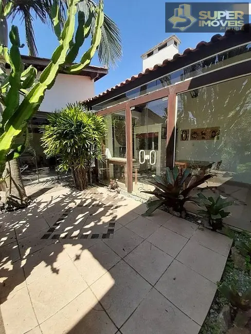 Casa com 7 quartos à venda, 1500m2 em Laranjal, Pelotas - RS - imagem 2 Foto 2 de Casa com 7 quartos à venda, 1500m2 em Laranjal, Pelotas - RS