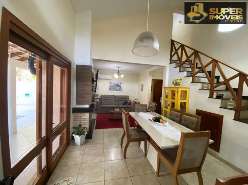 Foto 3 de Casa com 3 quartos à venda, 450m2 em Laranjal, Pelotas - RS