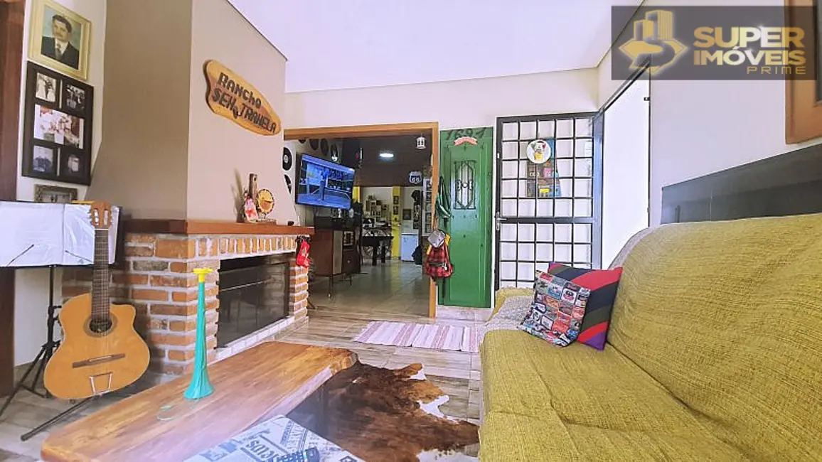 Casa com 2 quartos à venda, 175m2 em Centro, Pelotas - RS - imagem 5 Foto 5 de Casa com 2 quartos à venda, 175m2 em Centro, Pelotas - RS