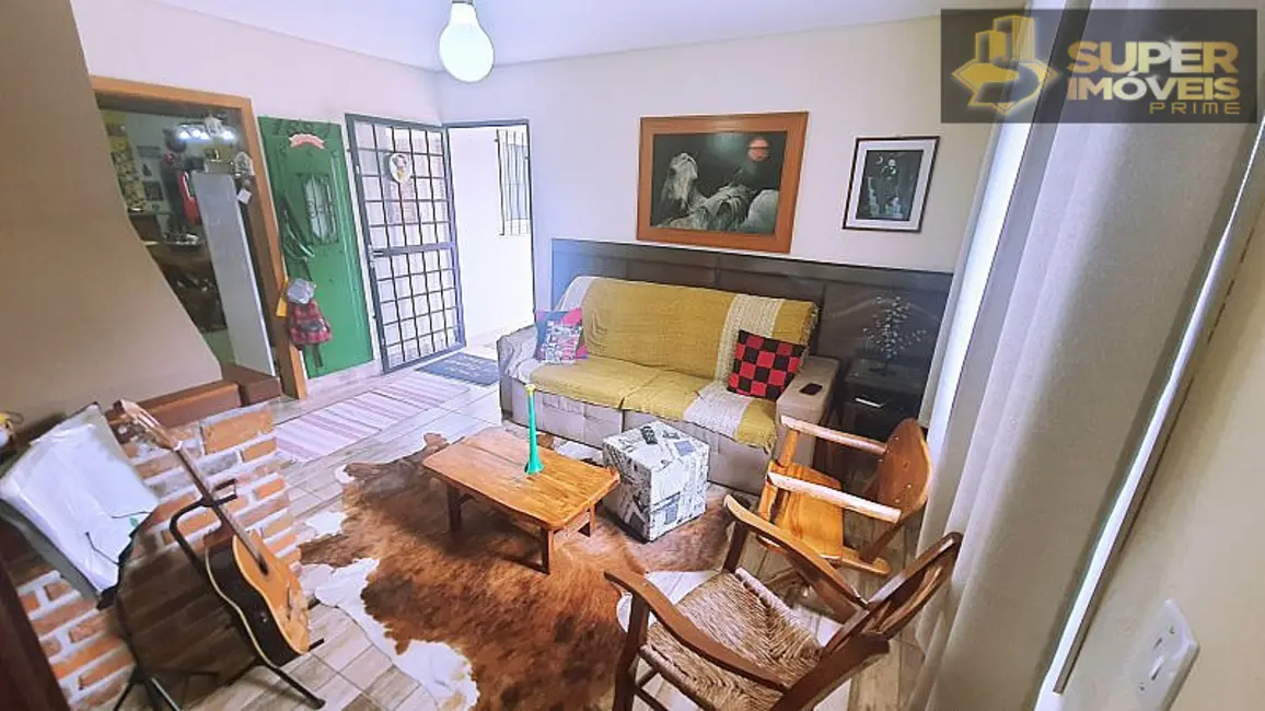 Casa com 2 quartos à venda, 175m2 em Centro, Pelotas - RS - imagem 4 Foto 4 de Casa com 2 quartos à venda, 175m2 em Centro, Pelotas - RS