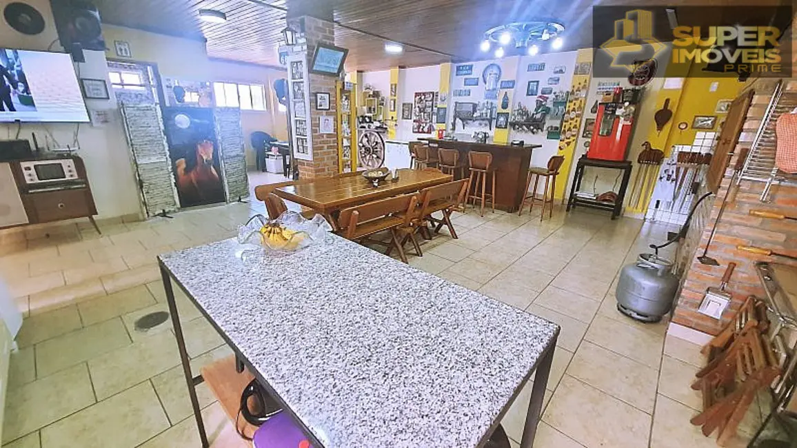 Casa com 2 quartos à venda, 175m2 em Centro, Pelotas - RS - imagem 7 Foto 7 de Casa com 2 quartos à venda, 175m2 em Centro, Pelotas - RS