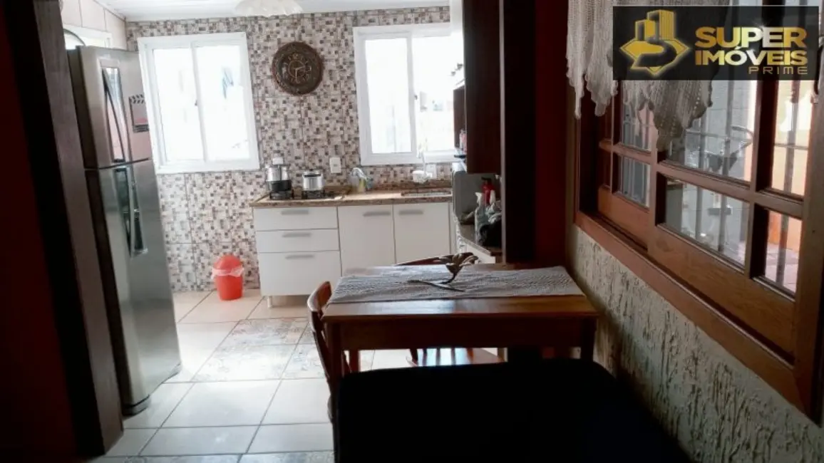 Foto 3 de Casa com 2 quartos à venda, 300m2 em Laranjal, Pelotas - RS