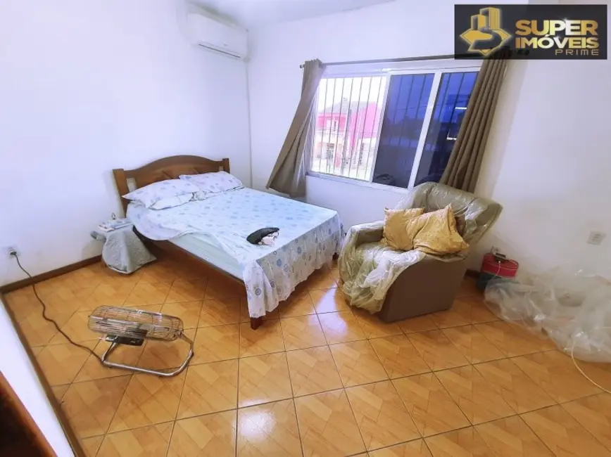 Foto 9 de Casa com 3 quartos à venda, 300m2 em Três Vendas, Pelotas - RS