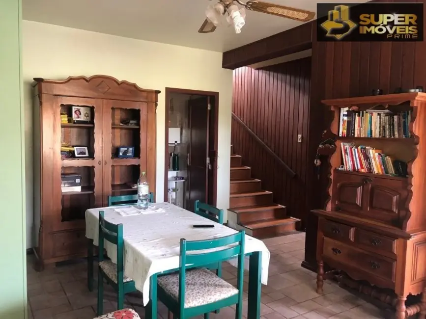 Foto 2 de Casa com 3 quartos à venda, 300m2 em Laranjal, Pelotas - RS