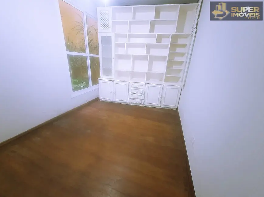 Casa com 3 quartos à venda, 285m2 em Centro, Pelotas - RS - imagem 6 Foto 6 de Casa com 3 quartos à venda, 285m2 em Centro, Pelotas - RS