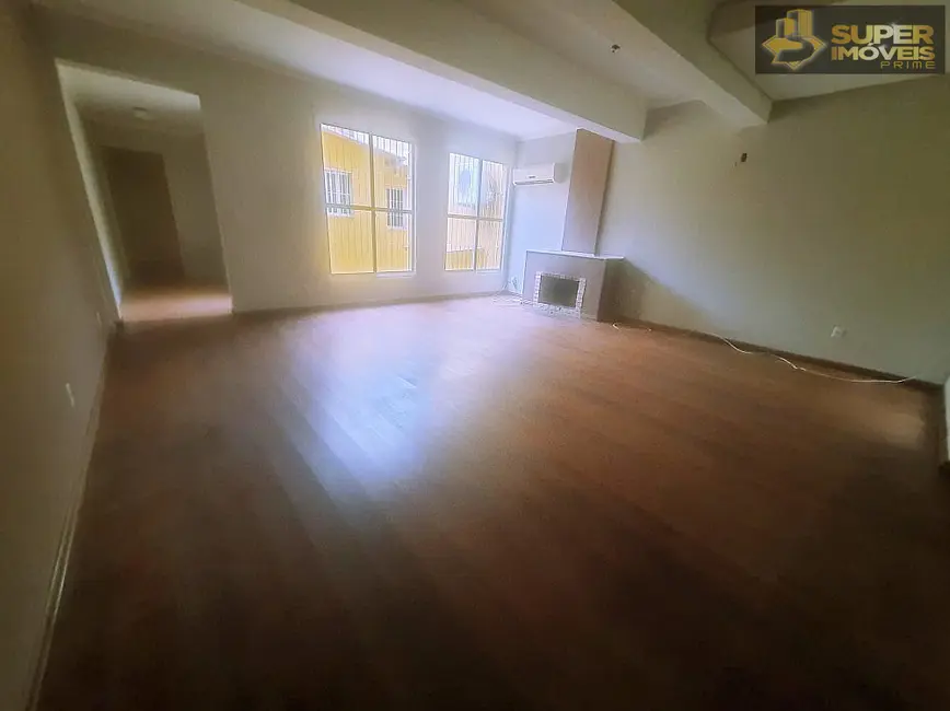 Casa com 3 quartos à venda, 285m2 em Centro, Pelotas - RS - imagem 3 Foto 3 de Casa com 3 quartos à venda, 285m2 em Centro, Pelotas - RS