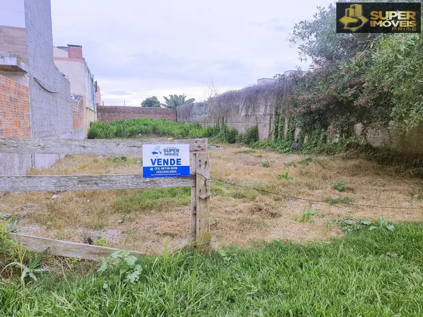 Foto 1 de Terreno / Lote à venda, 360m2 em Três Vendas, Pelotas - RS