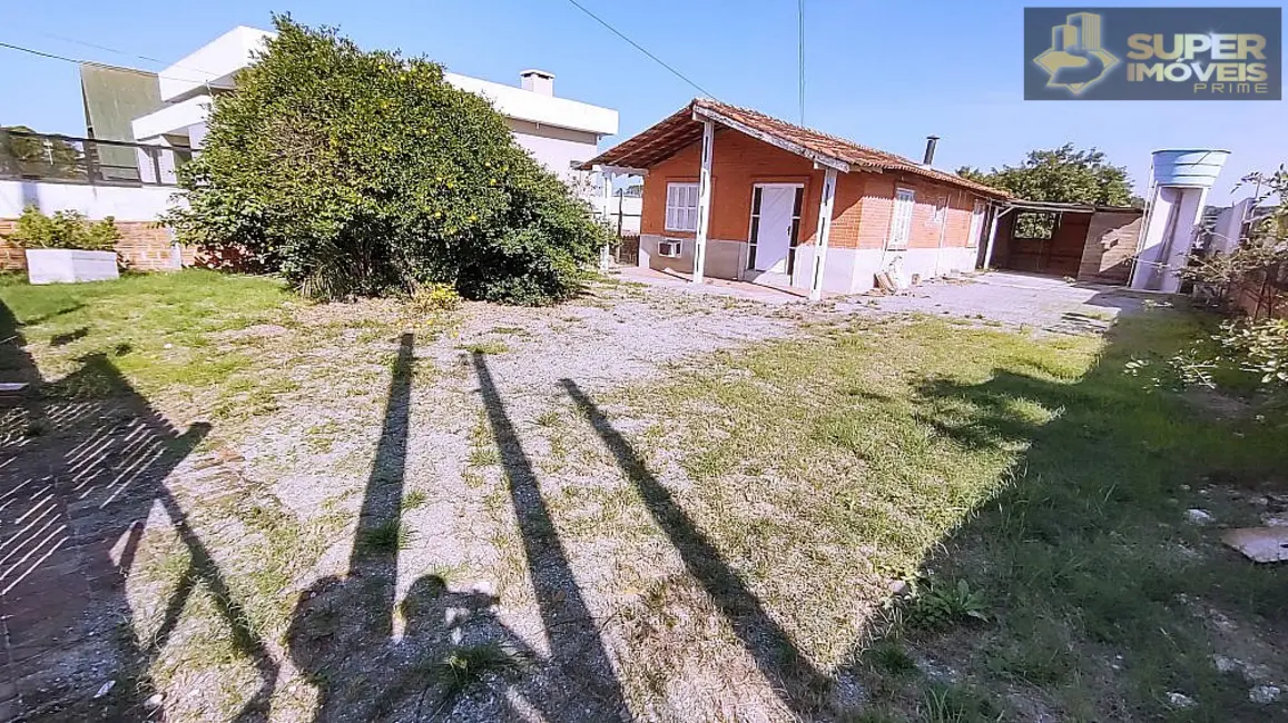 Foto 1 de Casa com 2 quartos à venda, 465m2 em Laranjal, Pelotas - RS