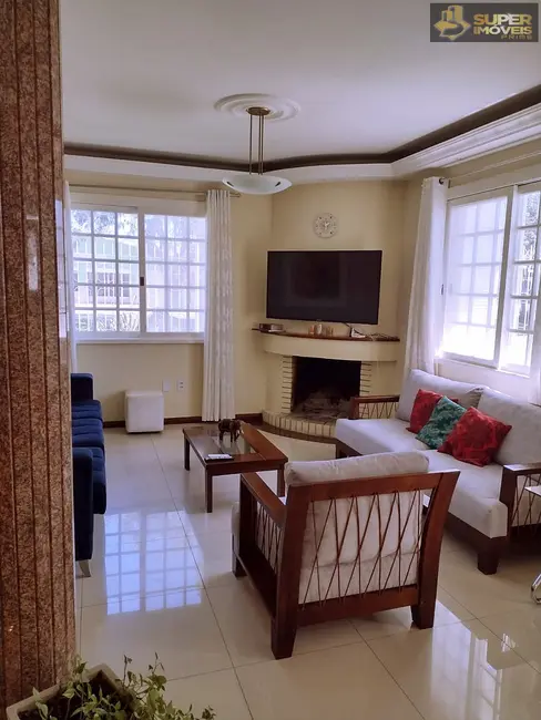 Foto 2 de Casa com 4 quartos à venda, 200m2 em Três Vendas, Pelotas - RS