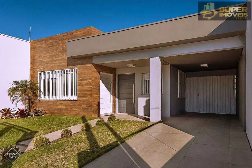 Casa com 4 quartos à venda, 242m2 em Centro, Pelotas - RS - imagem 2 Foto 2 de Casa com 4 quartos à venda, 242m2 em Centro, Pelotas - RS