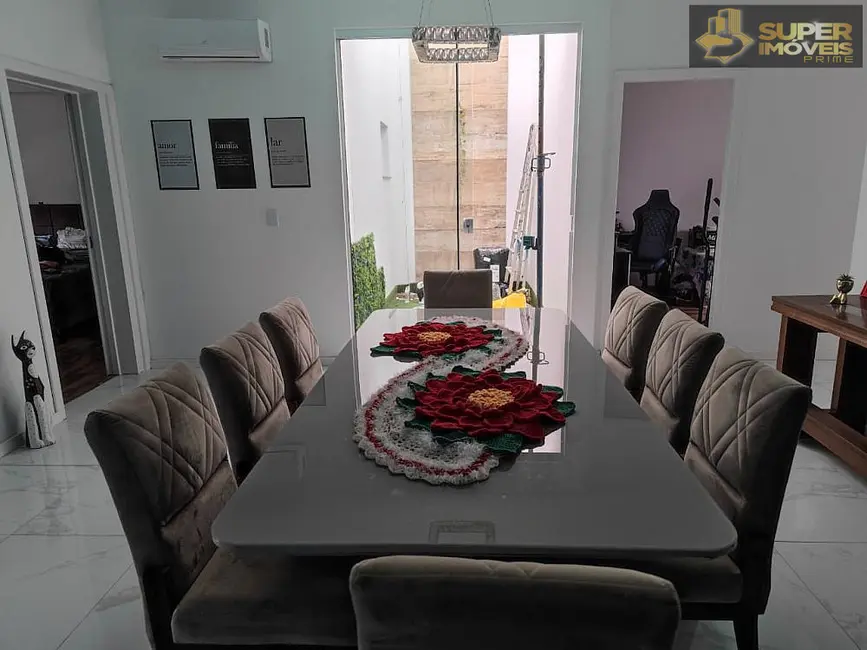 Casa com 2 quartos à venda, 335m2 em Fragata, Pelotas - RS - imagem 6 Foto 6 de Casa com 2 quartos à venda, 335m2 em Fragata, Pelotas - RS