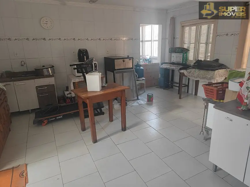 Casa com 3 quartos à venda, 300m2 em Fragata, Pelotas - RS - imagem 5 Foto 5 de Casa com 3 quartos à venda, 300m2 em Fragata, Pelotas - RS