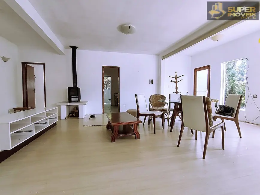 Casa com 3 quartos à venda, 910m2 em Laranjal, Pelotas - RS - imagem 2 Foto 2 de Casa com 3 quartos à venda, 910m2 em Laranjal, Pelotas - RS