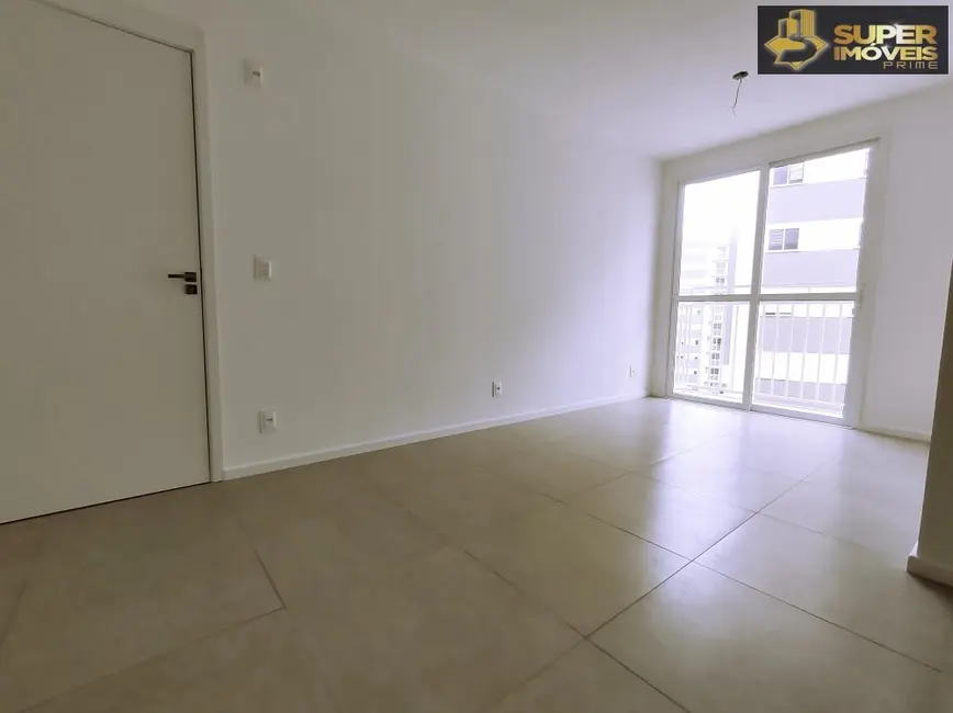 Foto 2 de Apartamento com 2 quartos para alugar, 50m2 em Centro, Pelotas - RS