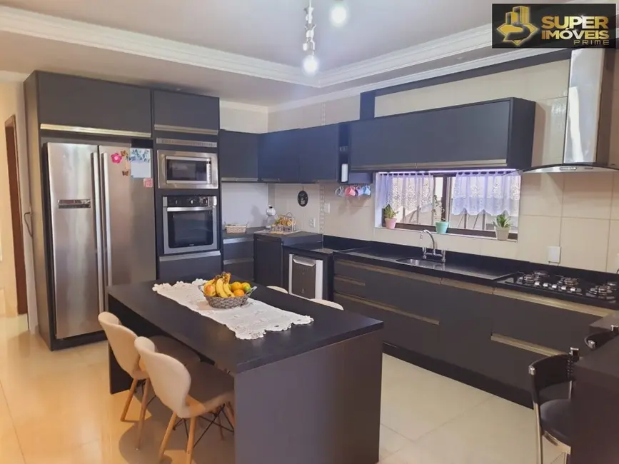 Foto 6 de Casa com 3 quartos à venda, 300m2 em Areal, Pelotas - RS