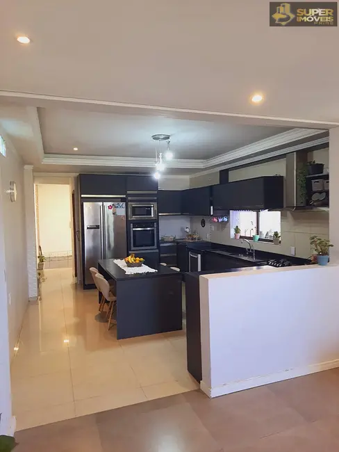 Foto 4 de Casa com 3 quartos à venda, 300m2 em Areal, Pelotas - RS