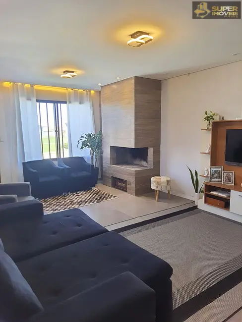 Foto 2 de Casa com 3 quartos à venda, 300m2 em Areal, Pelotas - RS