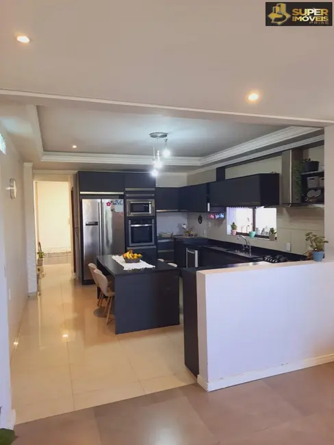 Foto 4 de Casa com 3 quartos à venda, 300m2 em Areal, Pelotas - RS