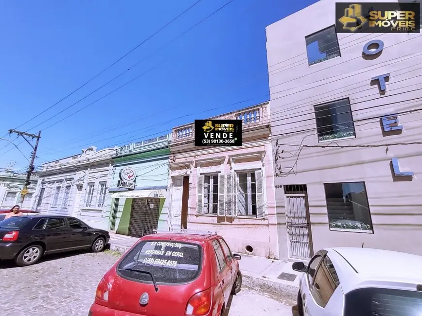 Foto 2 de Casa com 5 quartos à venda, 235m2 em Centro, Pelotas - RS