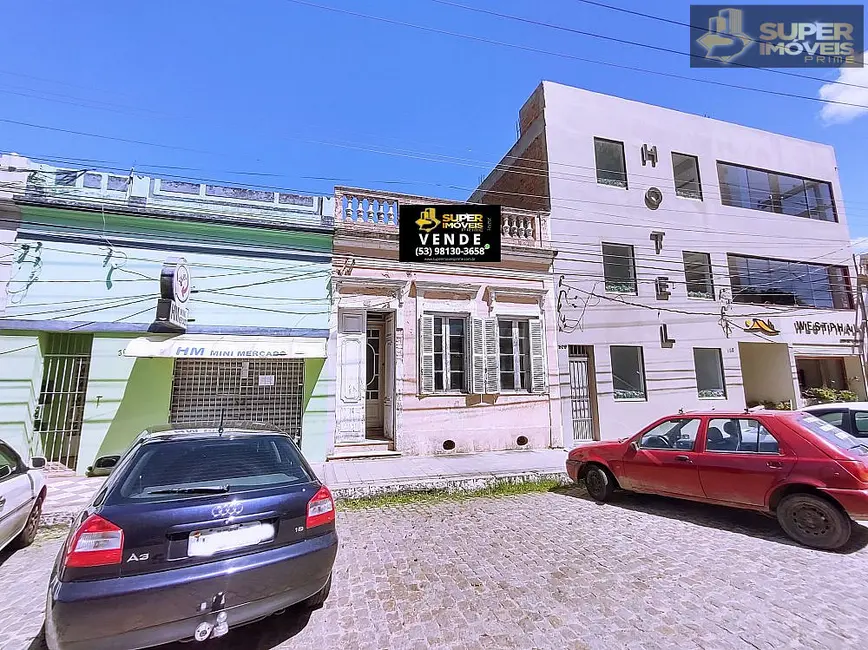 Casa com 5 quartos à venda, 235m2 em Centro, Pelotas - RS - imagem 6 Foto 6 de Casa com 5 quartos à venda, 235m2 em Centro, Pelotas - RS