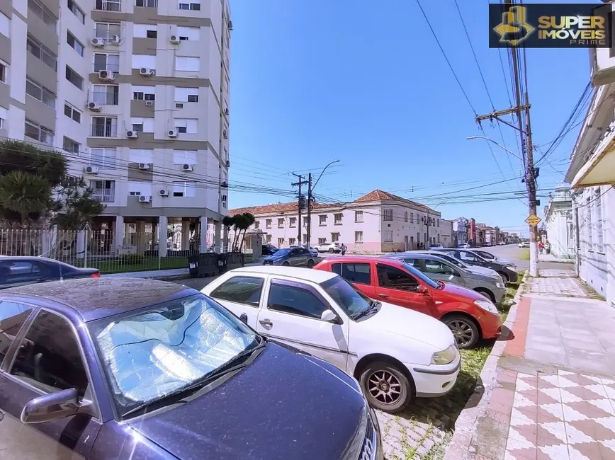 Foto 8 de Casa com 5 quartos à venda, 235m2 em Centro, Pelotas - RS