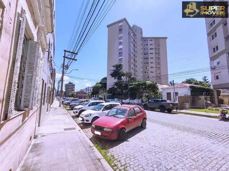 Foto 5 de Casa com 5 quartos à venda, 235m2 em Centro, Pelotas - RS