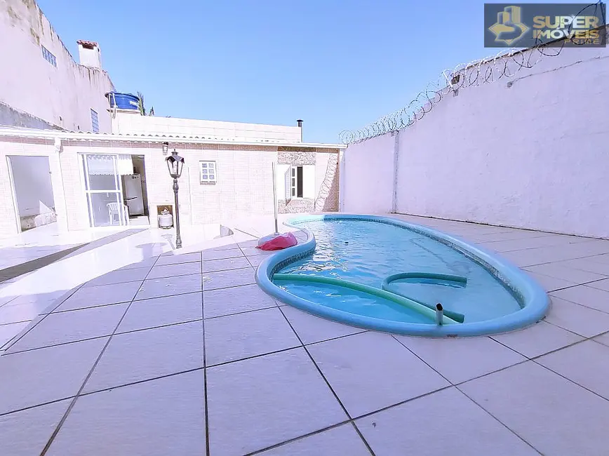 Foto 2 de Casa com 3 quartos à venda, 300m2 em Laranjal, Pelotas - RS