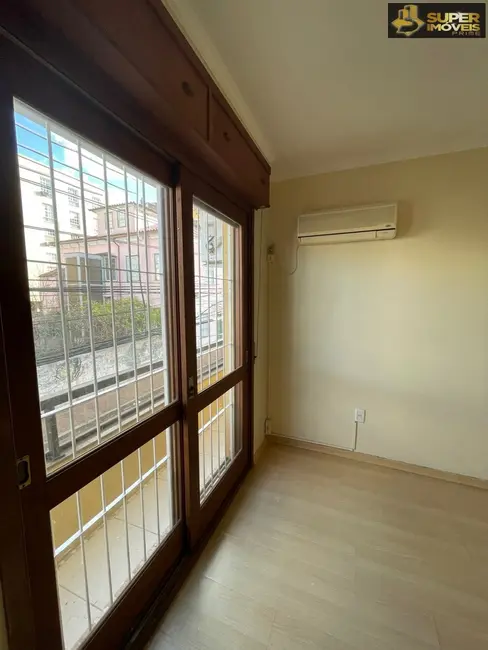 Foto 9 de Casa com 3 quartos à venda, 183m2 em Centro, Pelotas - RS