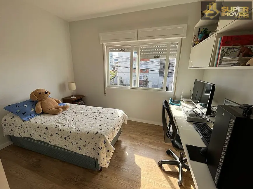 Casa com 3 quartos à venda, 320m2 em Três Vendas, Pelotas - RS - imagem 9 Foto 9 de Casa com 3 quartos à venda, 320m2 em Três Vendas, Pelotas - RS