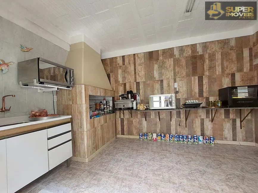 Casa com 3 quartos à venda, 232m2 em Centro, Pelotas - RS - imagem 5 Foto 5 de Casa com 3 quartos à venda, 232m2 em Centro, Pelotas - RS