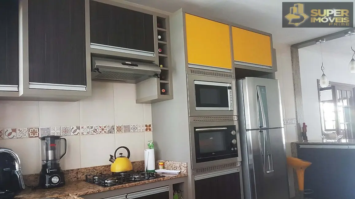 Foto 3 de Casa com 2 quartos à venda, 300m2 em Laranjal, Pelotas - RS